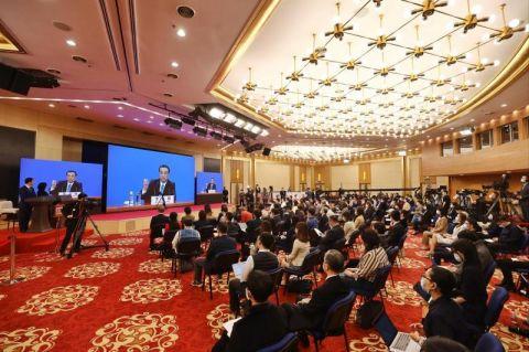 李克強：今年政府支出更多向民生領(lǐng)域傾斜，特別是義務(wù)教育和基本醫療